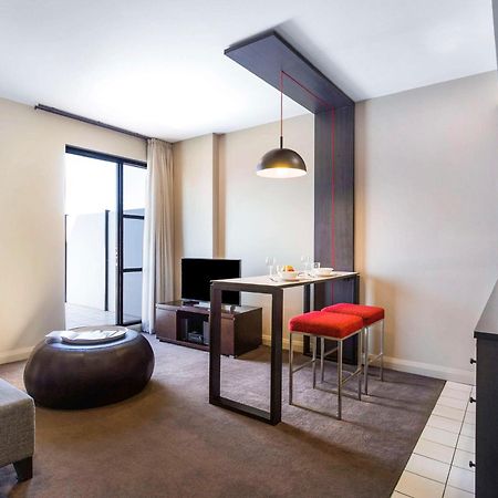 Mantra Hindmarsh Square Hotel Adelaide Exterior photo
