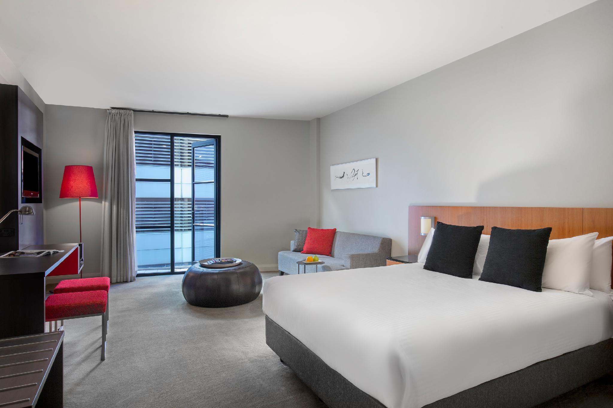 Mantra Hindmarsh Square Hotel Adelaide Exterior photo
