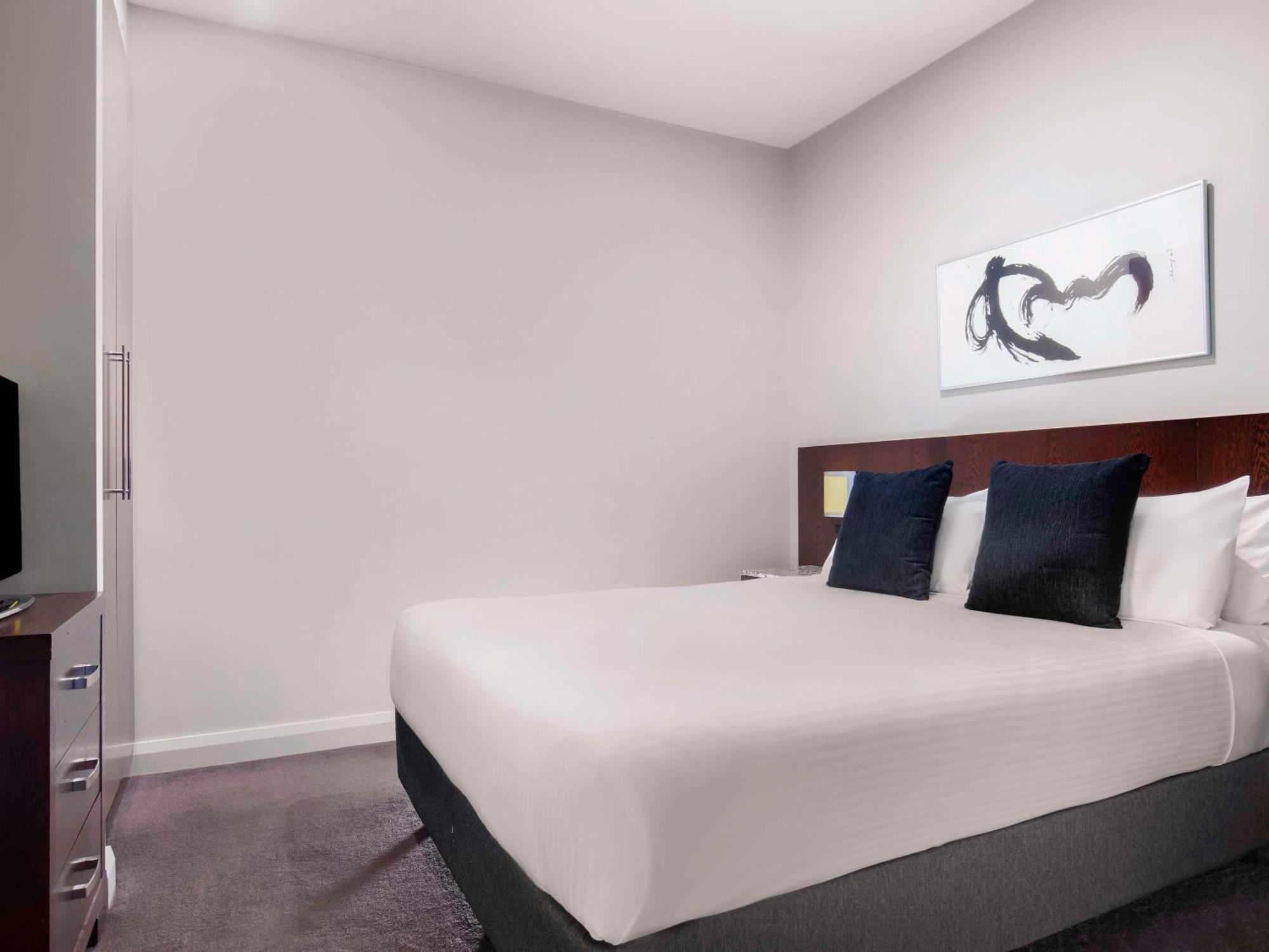 Mantra Hindmarsh Square Hotel Adelaide Exterior photo