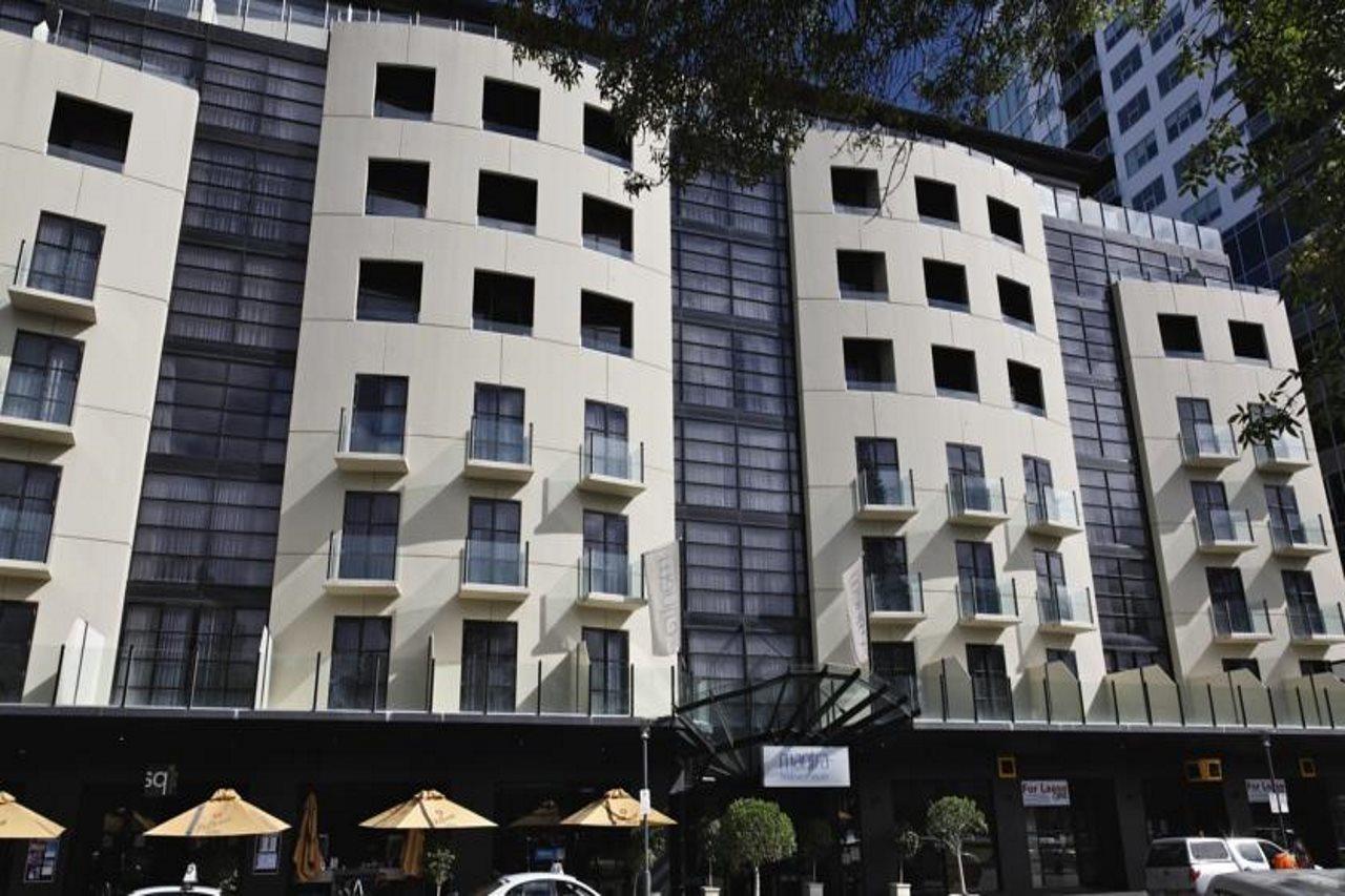 Mantra Hindmarsh Square Hotel Adelaide Exterior photo